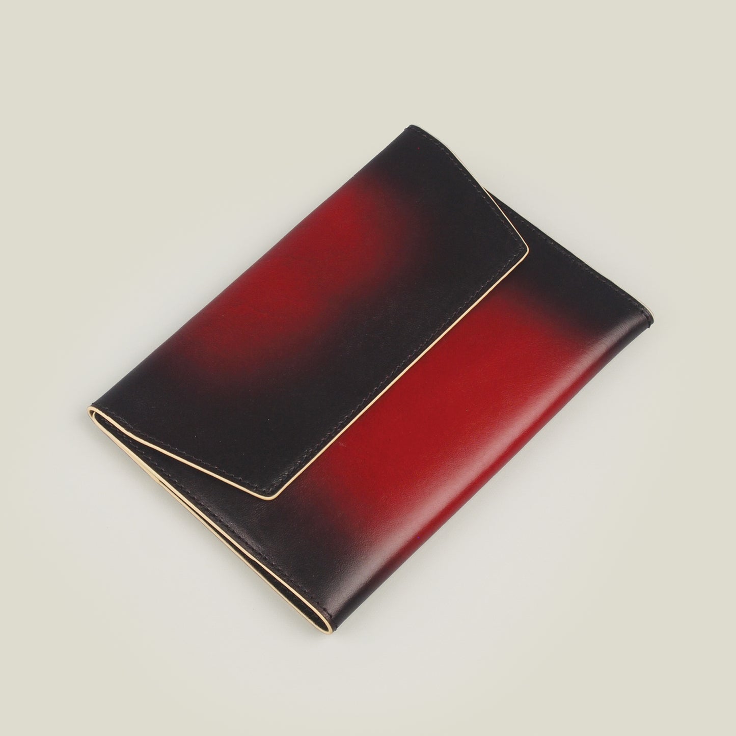 【訳アリ品】海外製／牛革／レザー／牛革製／ブックカバー／革製ブックカバー／しおり付き／文庫本／文庫判／サイズ調整可／読書／紙の本／箱入り／レッド／赤色／2026年ラッキーカラー／154019