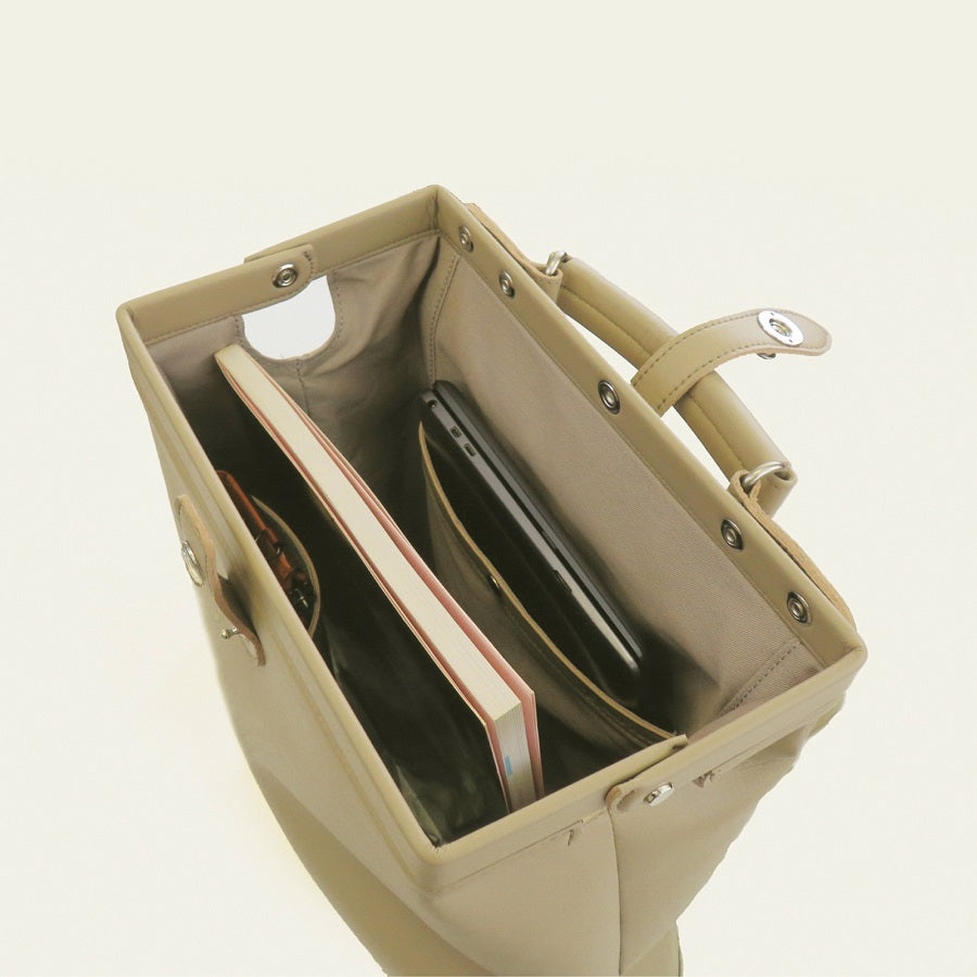 【豊岡鞄®認定品】豊岡製／日本製／国産／人工皮革／竹／間伐竹／ビーガン／リュック／ダレスリュック／ダレス／タテ型／563010／全５色／KANEDAITO【2026年1月末発売予定】