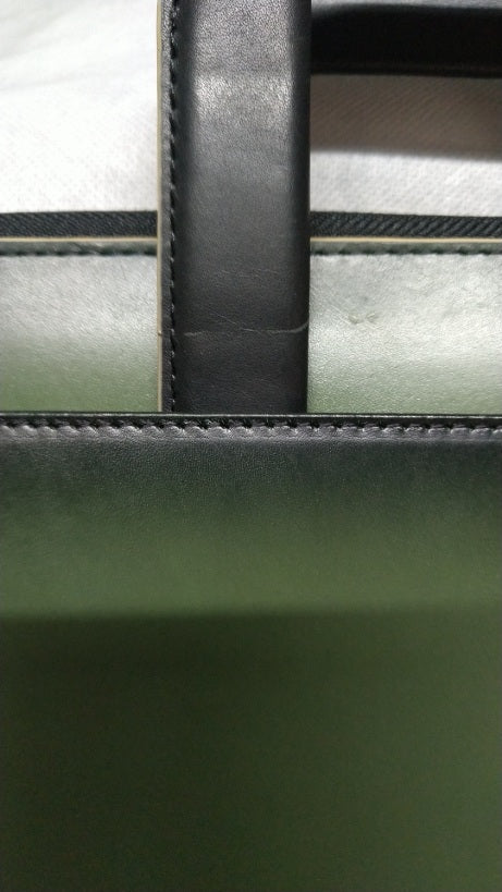 【訳アリ品】海外製／牛革／クラッチバッグ／抜き手／薄い／細い／スリム／154008／グリーン／緑色