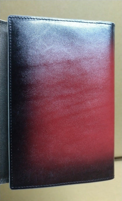 【訳アリ品】海外製／牛革／レザー／牛革製／ブックカバー／革製ブックカバー／しおり付き／文庫本／文庫判／サイズ調整可／読書／紙の本／箱入り／レッド／赤色／2026年ラッキーカラー／154019