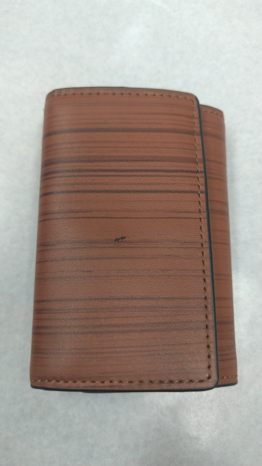 【訳アリ品】海外製／木目調／牛革／レザー／三つ折財布／コンパクト財布／小さい／箱入り／154038／ブラウン／茶色