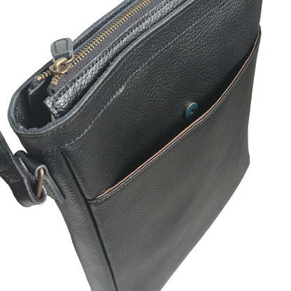 【新商品】日本製／国産／牛革／シュリンク／レザー／革製／タテ型／薄型／ショルダー／ショルダーバッグ／557251／B5対応／全５色／Bluffpop【2026年9月発売】
