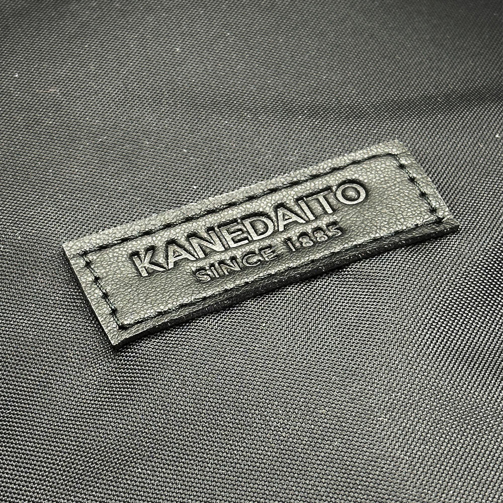 【豊岡鞄 認定品】豊岡製／日本製／国産／迷彩柄／カモフラ／ポリエステル／ターポリン／リュック／バックパック／撥水／24L／ブラック／シルバー／全２色／561020／KANEDAITO【2026年9月上旬発売】