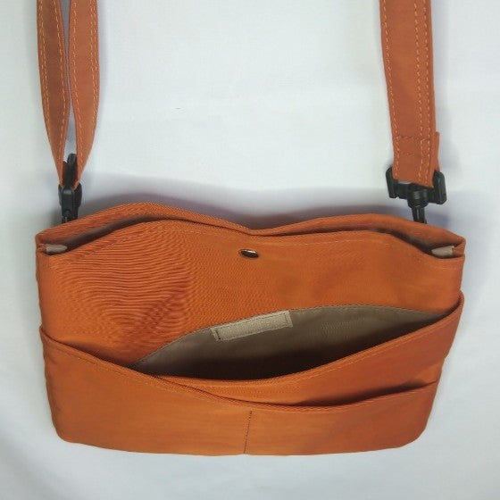 【アウトレット品】豊岡製／日本製／国産／ナイロン／サコッシュ／薄型／軽量／ショルダーバッグ／全３色／671005【EC限定・数量限定】