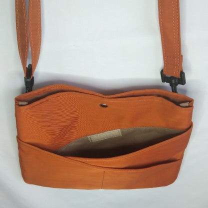 【アウトレット品】豊岡製／日本製／国産／ナイロン／サコッシュ／薄型／軽量／ショルダーバッグ／全３色／671005【EC限定・数量限定】