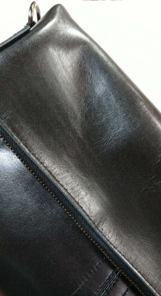 【最後の１本】【訳アリ品】日本製／牛革／レザー／ショルダーバッグ／口折れショルダー／A4対応可／男女兼用／ブラック／黒色／557102【前期型】