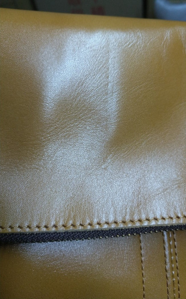 【訳アリ品】日本製／国産／牛革／レザー／ショ0ルダーバッグ／口折れショルダー／A4対応可／男女兼用／キャメル色／557102【在庫限り】