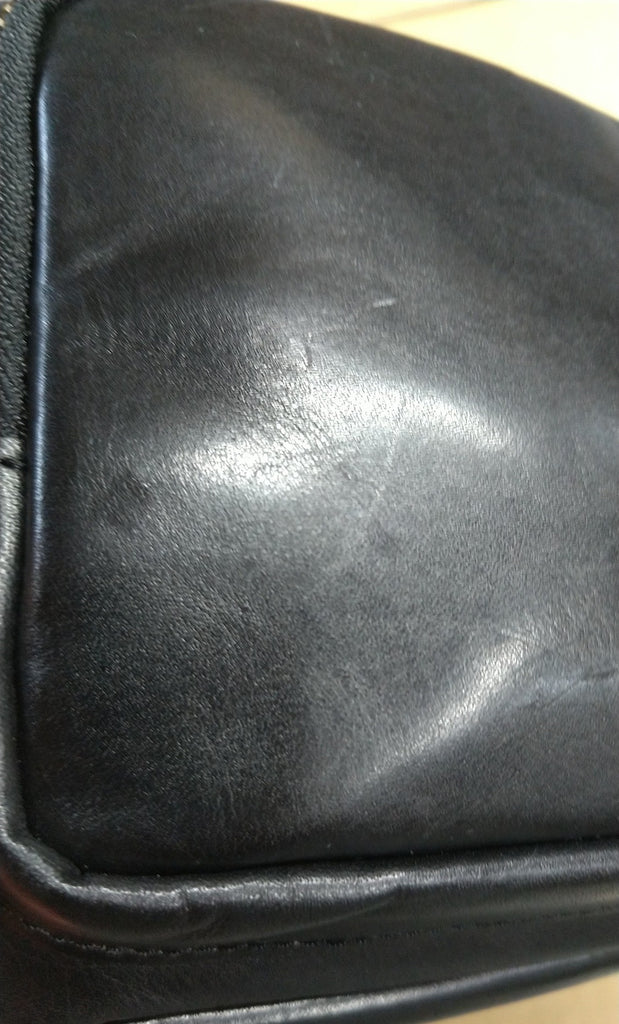 【訳アリ品】日本製／国産／牛革／レザー／斜め掛け／ウエストポーチ／ウエストバッグ／557104／黒色／ブラック⓸【在庫限り】