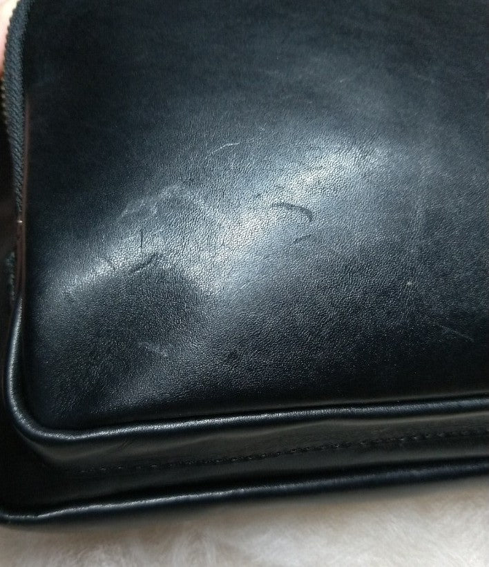 【訳アリ品】日本製／国産／牛革／レザー／斜め掛け／ウエストポーチ／ウエストバッグ／557104／黒色／ブラック⓷【在庫限り】