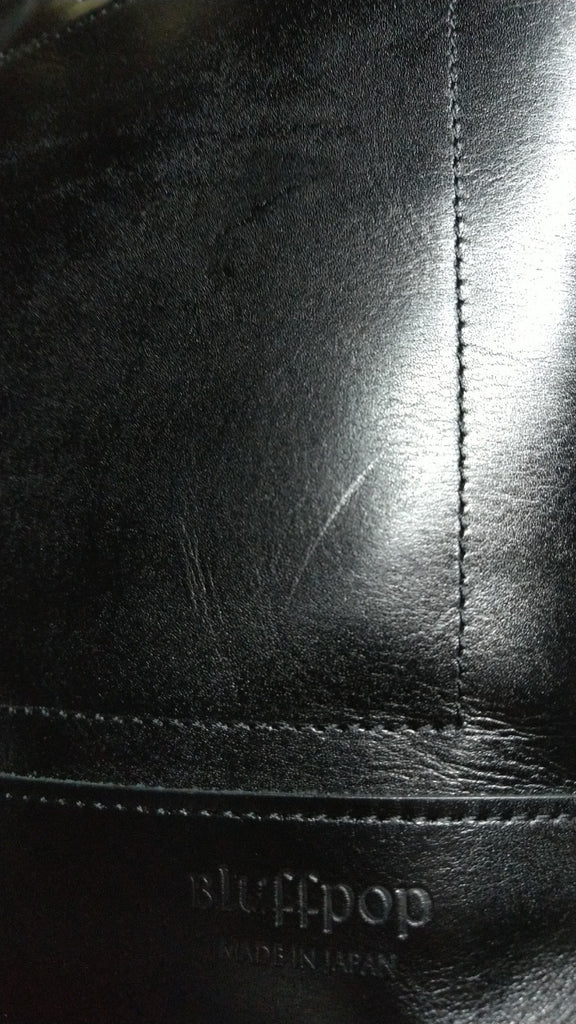【最後の１本】日本製／国産／牛革／レザー／革製／ミニマル派／小さめ／普段使い／トートバッグ／小寸／ダウンサイジング／557110／ブラック／黒色／Bluffpop【訳アリ品】