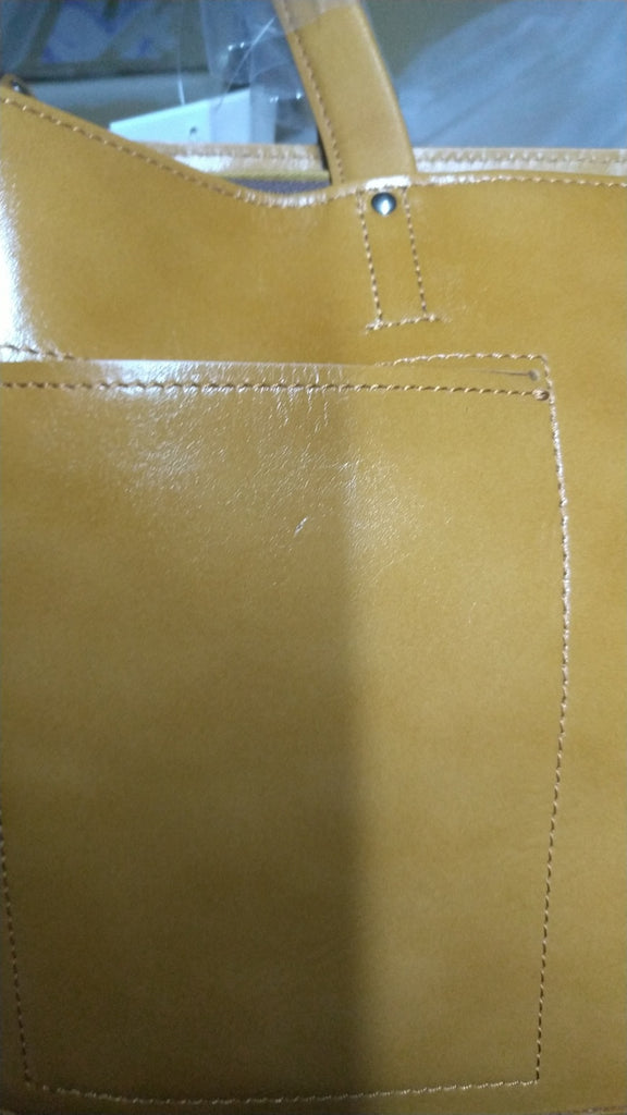 【訳アリ品】日本製／国産／牛革／レザー／革製／ミニマル派／小さめ／普段使い／トートバッグ／小寸／ダウンサイジング／557110／キャメル