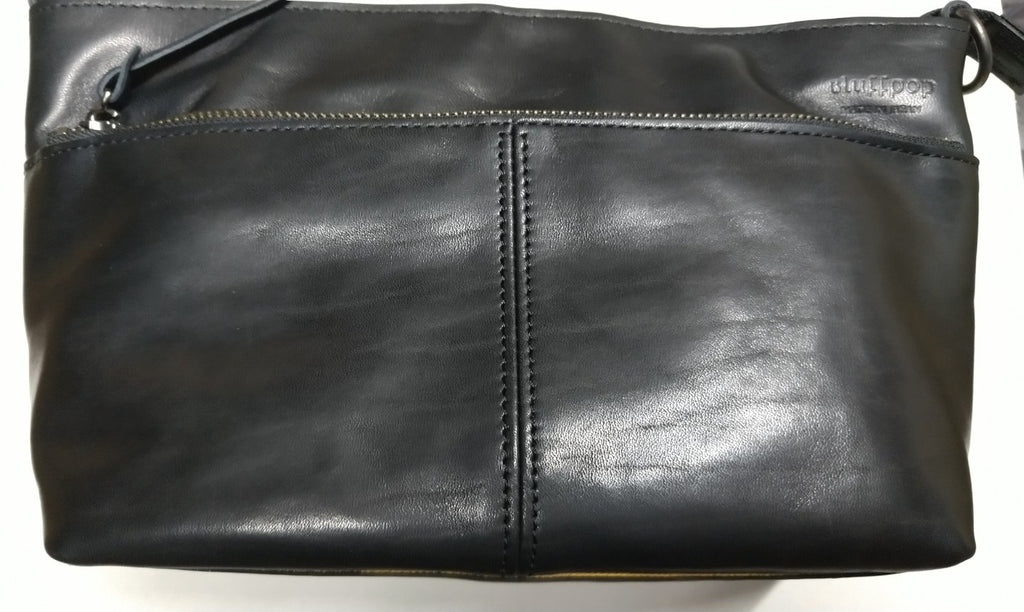 【訳アリ品】日本製／国産／馬革／レザー／軽い／ブラック／黒色／ヨコ型／ショルダーバッグ／557133【現品限り】