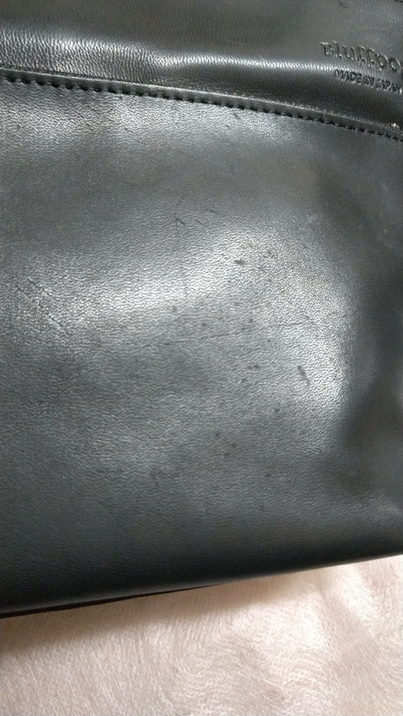 【訳アリ品】日本製／国産／馬革／レザー／軽い／ブラック／黒色／ヨコ型／ショルダーバッグ／557133