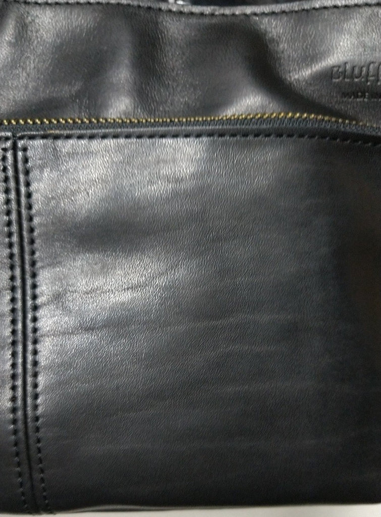 【訳アリ品】日本製／国産／馬革／レザー／軽い／ブラック／黒色／ヨコ型／ショルダーバッグ／557133【現品限り】