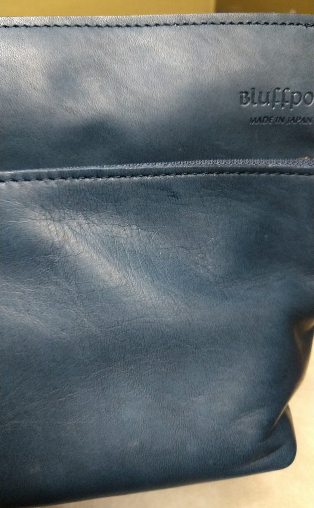 【最後の１本】【訳アリ品】日本製／国産／馬革／レザー／軽い／ネイビー／紺色／ヨコ型／ショルダーバッグ／557133【在庫限り】