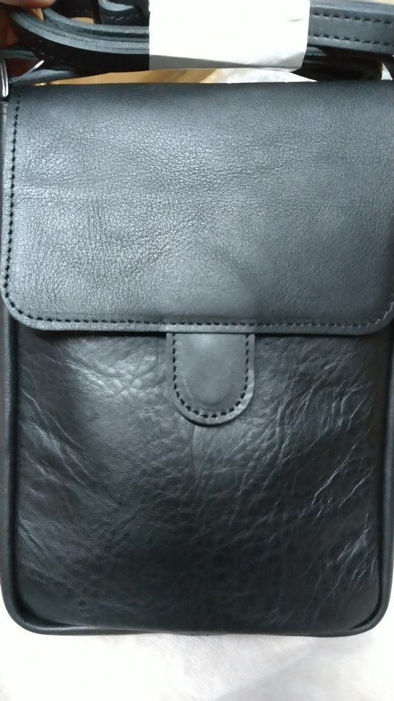 【訳アリ品】日本製／国産／撥水レザー／撥水／牛革／タテ型／スマホショルダー／ミニショルダー／コンパクト／ブラック／黒色／557187