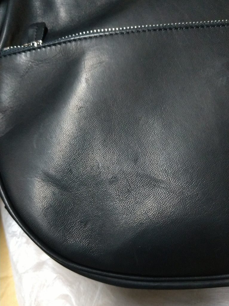 【最後の１本】日本製／国産／馬革／レザー／舟型／ショルダーバッグ／ブラック／黒色／大き目／557192【訳アリ品】