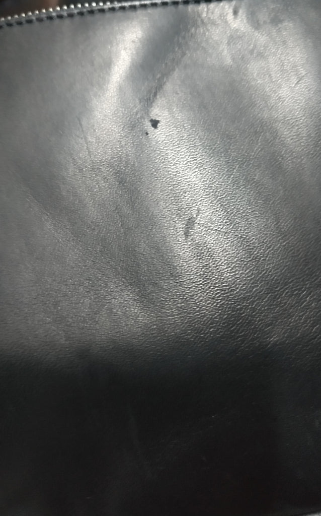 【最後の１本】日本製／国産／馬革／レザー／舟型／ショルダーバッグ／ブラック／黒色／大き目／557192【訳アリ品】