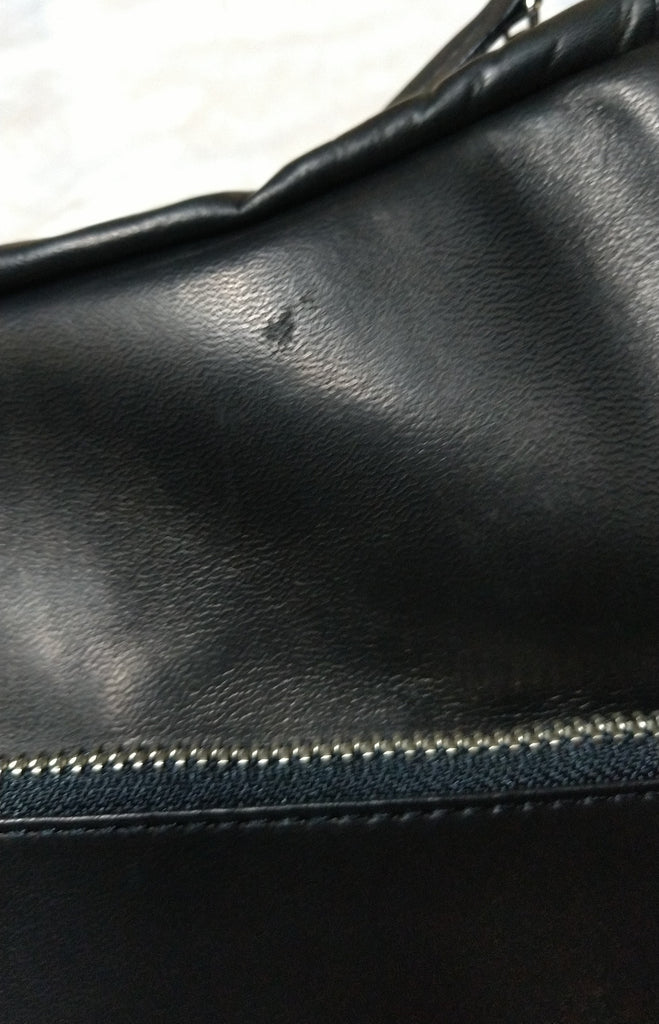 【最後の１本】日本製／国産／馬革／レザー／舟型／ショルダーバッグ／ブラック／黒色／大き目／557192【訳アリ品】