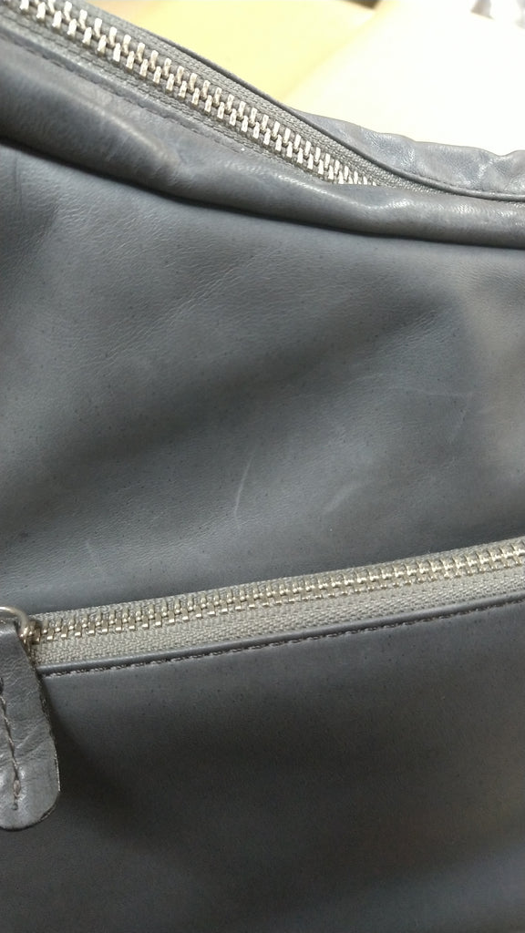 【最後の１本】【訳アリ品】日本製／国産／馬革／レザー／革／舟型／ショルダーバッグ／グレー／灰色／大きめ／557192