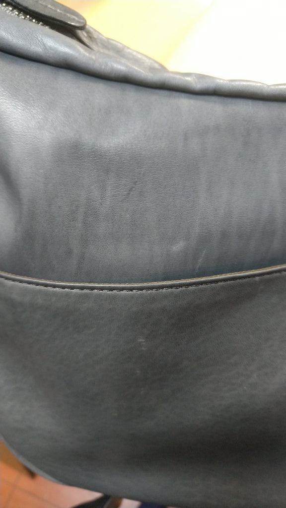 【最後の１本】【訳アリ品】日本製／国産／馬革／レザー／革／舟型／ショルダーバッグ／グレー／灰色／大きめ／557192