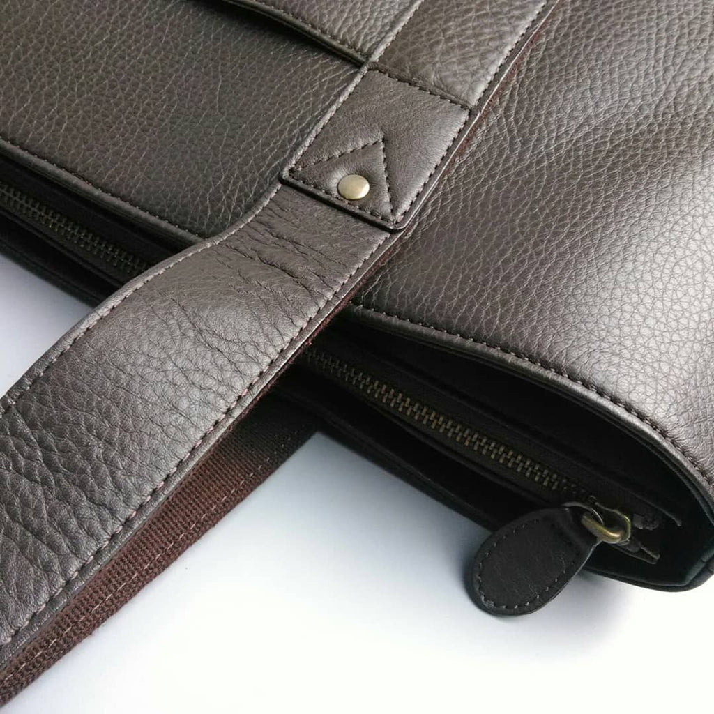 【最終価格】日本製／国産／牛革／レザー／シュリンクレザー／革製トート／ブラウン／チョコ色／両アオリ／トートバッグ／たっぷり入る／残りわずか／557144／Bluffpop【在庫限り】