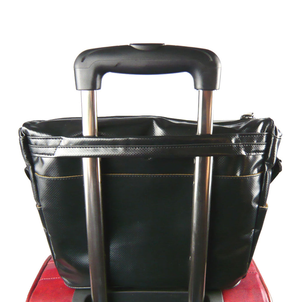 【30％OFF】雨に強い／B5対応／ショルダーバッグＳ／アウトドア／釣り／ブラック／黒色／ネイビー／紺色／VELBA／126012