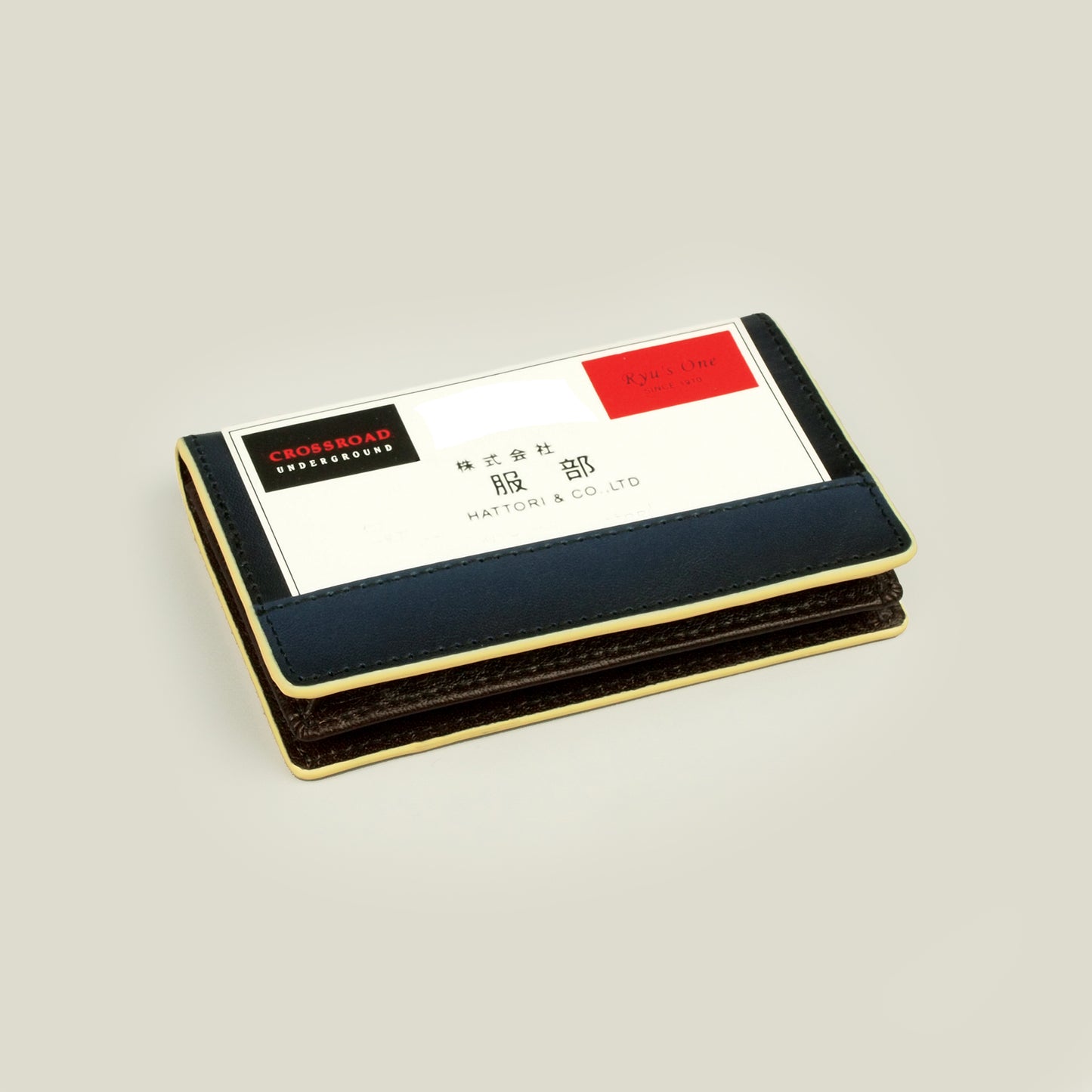 海外製／牛革／革／レザー／名刺入／背面カードホルダー／2026年ラッキーカラー／全2色／154001／RYU'S ONE