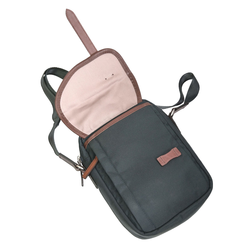 【訳アリ品】豊岡製／日本製／国産／ナイロン製／ショルダーバッグ／薄型／細マチ／カブセポケット／ファスナーポケット／背面ポケット／旅行／お出掛け／男女兼用／カーキ色／503050